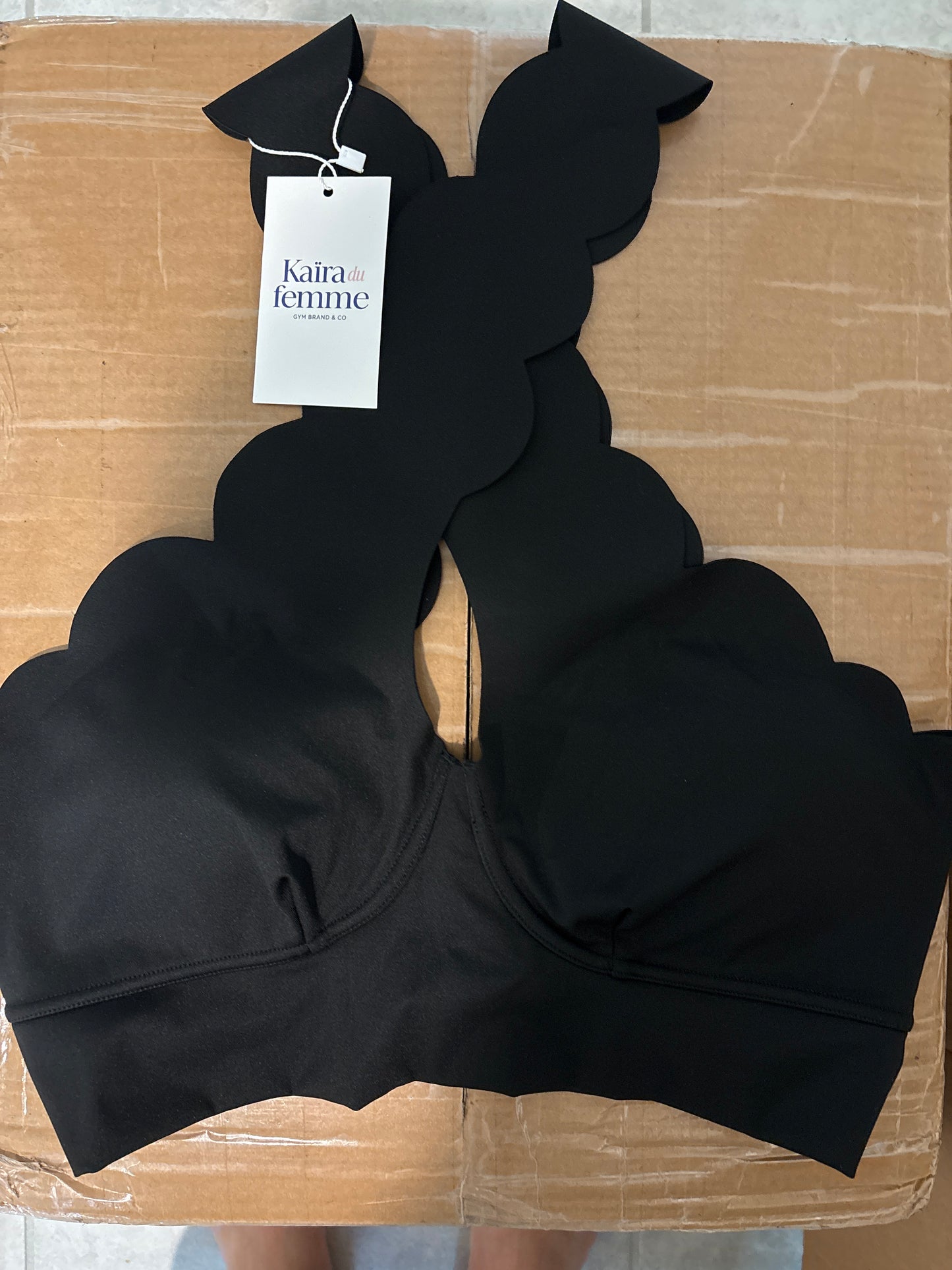 ELEVÈ-Hercy Criss.Cross Sport Bra - Black